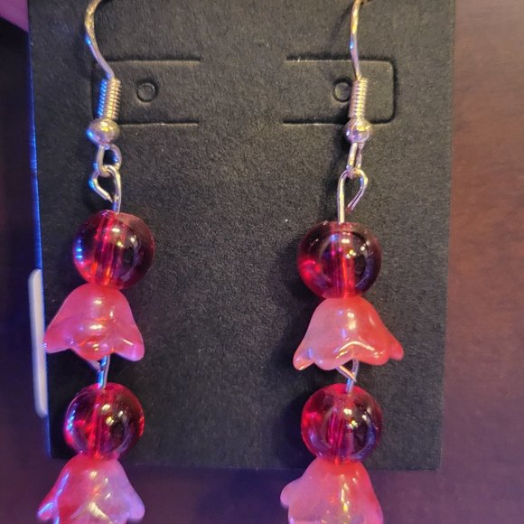Flower ball Earrings with red flower pedal - Picture 2 of 4